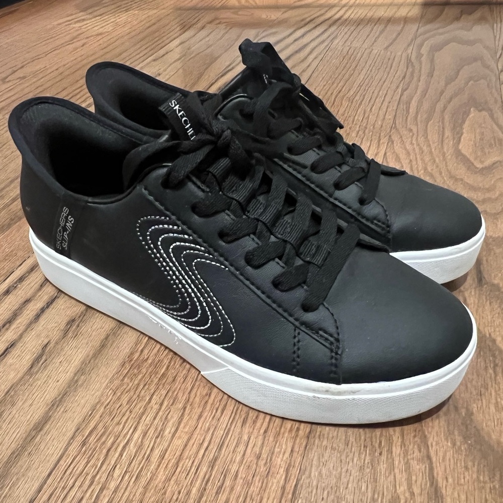 Skechers Slip-Ins Black and White/Silver Low-Top Sneakers